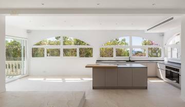 Thumbnail von Exklusive Villa mit großer Dachterrasse und Meerblick in Genova