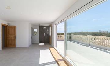 Thumbnail von Exklusive Villa mit großer Dachterrasse und Meerblick in Genova