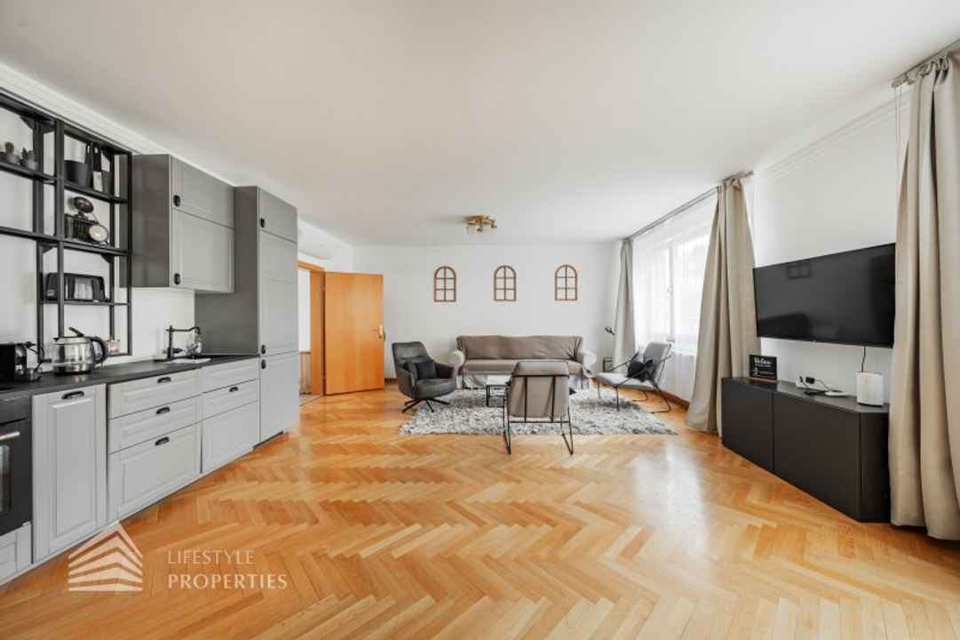 Casa completamente ristrutturata con 4 unità e soffitta grezza, vicino al parco dell'Osservatorio