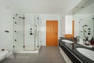 Thumbnail von Celý dům s 4 jednotkami a surovou půdou, v blízkosti hvězdárny park