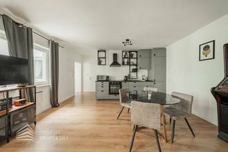 Thumbnail von スターウォッチパークの近くにある4ユニットの完全に改装された家と未完成の屋根裏部屋