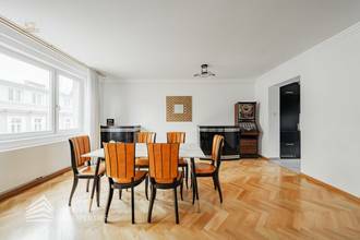 Thumbnail von スターウォッチパークの近くにある4ユニットの完全に改装された家と未完成の屋根裏部屋