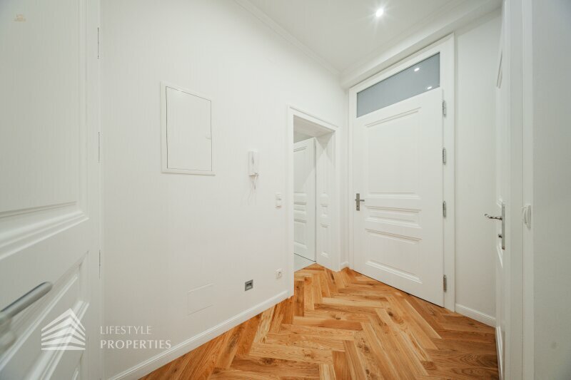 Thumbnail von Wunderschöne 3-Zimmer Altbauwohnung im EG, Erstbezug!