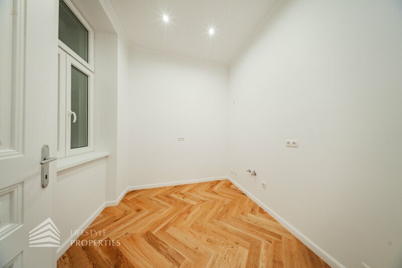 Thumbnail von Wunderschöne 3-Zimmer Altbauwohnung im EG, Erstbezug!