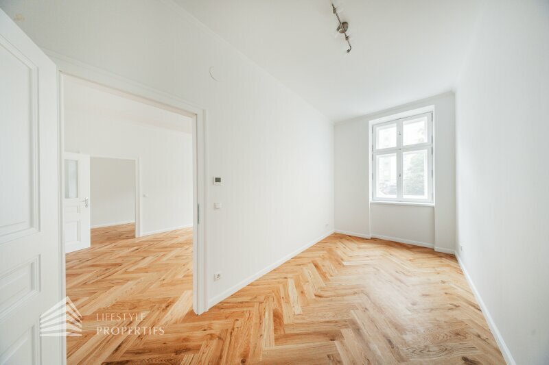 Thumbnail von Wunderschöne 3-Zimmer Altbauwohnung im EG, Erstbezug!