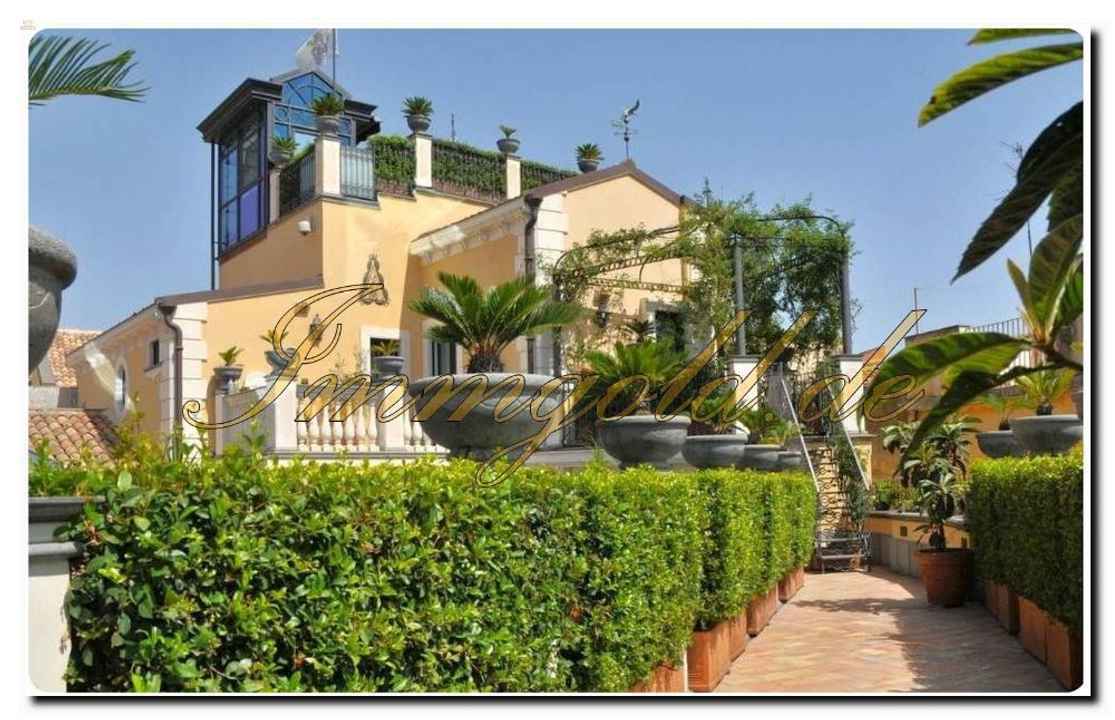 Immogold Luxuriöses Anwesen in Aci Reale