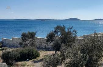 Thumbnail von Haus mit mediterranem Garten in erster Reihe zum Meer, Region Rogoznica / Trogir