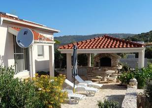 Thumbnail von Haus mit mediterranem Garten in erster Reihe zum Meer, Region Rogoznica / Trogir