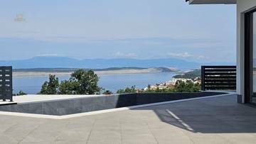 Moderne Villa mit Pool und Meerblick