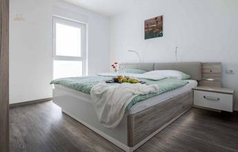 Thumbnail von Moderne Villa mit Swimmingpool und Meerblick