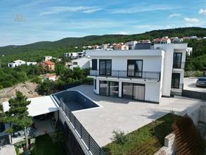 Thumbnail von Großzügige und moderne Villa mit Pool in Crikvenica
