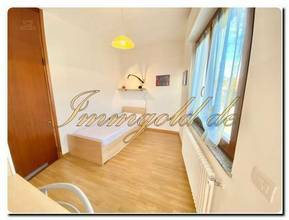 Thumbnail von Immogold, aparte Eckwohnung, drei Zimmer, mit drei Terrassen