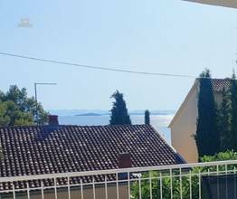 Renoviertes Mehrfamilienhaus in zweiter Reihe zum Meer, Drage