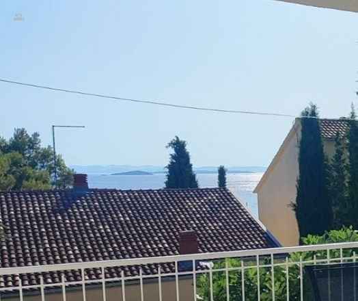 Renoviertes Mehrfamilienhaus in zweiter Reihe zum Meer, Drage