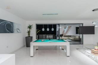 Thumbnail von Luxuriöse Doppelhaushälfte mit Swimmingpool und Panorama-Meerblick