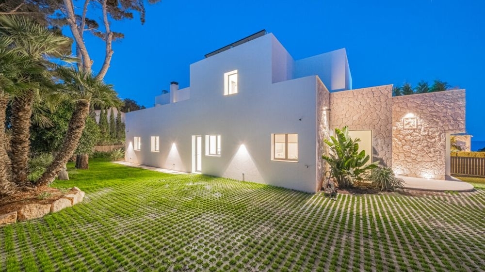 Thumbnail von Erstklassige Luxusvilla in traumhafter Lage nahe dem Meer