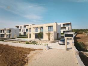 Thumbnail von Moderne Luxusvilla mit Swimmingpool und Meerblick