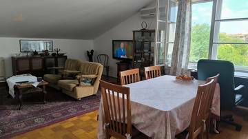 Thumbnail von Außergewöhnliche Wohnung mit großer Terrasse in historischer Villa