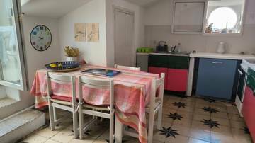 Thumbnail von Außergewöhnliche Wohnung mit großer Terrasse in historischer Villa