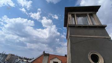 Außergewöhnliche Wohnung mit großer Terrasse in historischer Villa