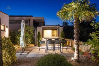 Thumbnail von Современная вилла с бассейном и видом на море