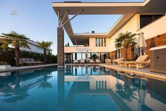 Thumbnail von Современная вилла с бассейном и видом на море