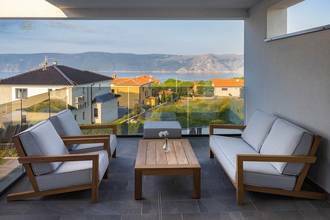 Thumbnail von Region Krk, Insel Krk: Moderne Neubau-Villa mit Pool