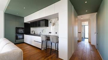 Thumbnail von Penthouse luxueux avec piscine sur la terrasse du toit près de la mer