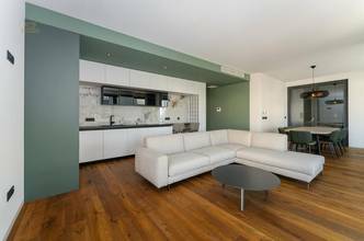 Thumbnail von Penthouse luxueux avec piscine sur la terrasse du toit près de la mer