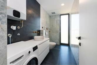 Thumbnail von Penthouse luxueux avec piscine sur la terrasse du toit près de la mer