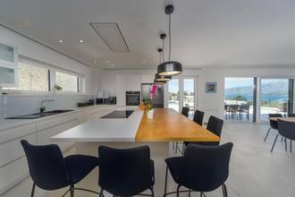 Thumbnail von モダンな高級ヴィラ プールと海の眺め