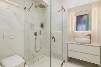 Thumbnail von 海の近くの高級アパートメント