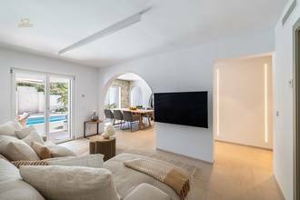 Thumbnail von Villa mit hochwertiger Ausstattung und Pool und Meerblick