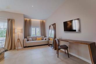 Thumbnail von Mediterranes Haus mit Pool nahe dem Meer