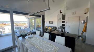 Thumbnail von Appartement mit Meerblick + Studio mit Garten