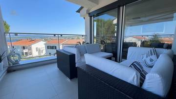 Thumbnail von Appartement mit Meerblick + Studio mit Garten