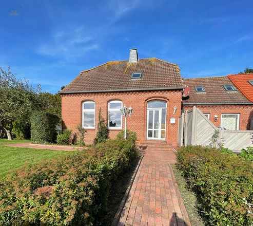 Im Urlaubsort Carolinensiel wohnen- zentrumsnah an der Nordsee - EFH mit Einliegerwohnung zu verkaufen