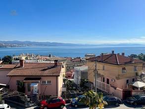 Möblierte Wohnung mit Blick auf das Meer