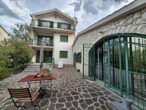 Thumbnail von Haus mit drei Wohnungen nahe dem Meer