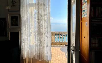 Thumbnail von Appartement in historischer Villa direkt am Meer / Lungomare