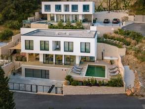 Thumbnail von Moderní vila s bazénem a krásným výhledem na moře