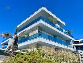 Moderne Wohnung mit Garten und Swimmingpool