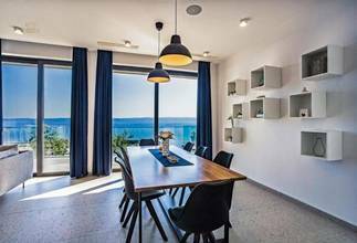 Thumbnail von Moderne villa met zwembad en een prachtig uitzicht op zee