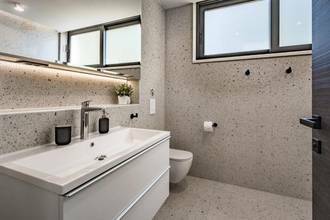 Thumbnail von Moderne villa met zwembad en een prachtig uitzicht op zee