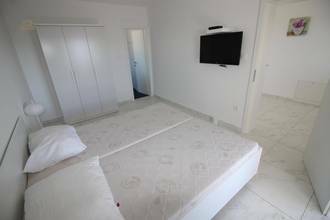 Thumbnail von Familienhaus mit Pool und Blick auf das Meer