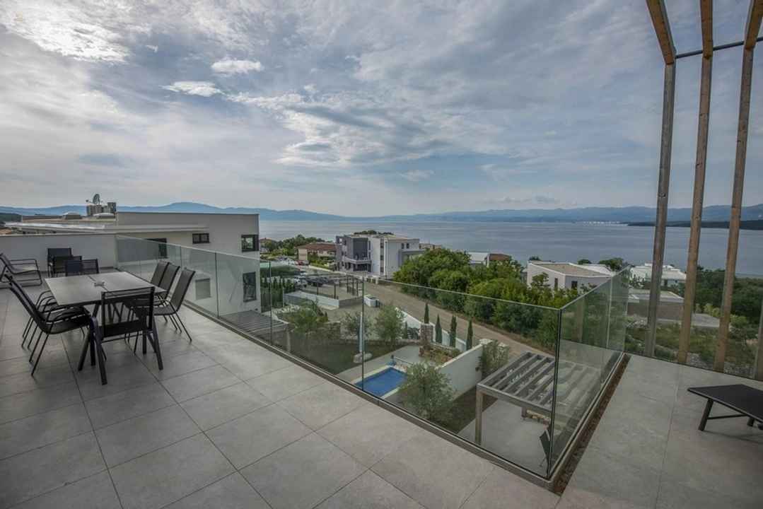 Luxus-Penthouse mit Panorama-Meerblick