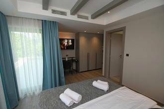 Thumbnail von Attraktive Villa mit Pool und Blick auf das Meer