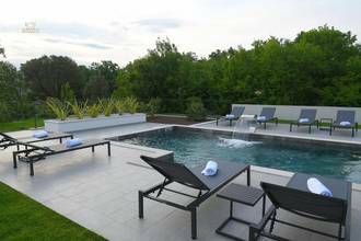 Thumbnail von Attraktive Villa mit Pool und Blick auf das Meer