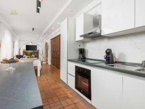 Thumbnail von Haus mit Swimmingpool und Blick auf das Meer