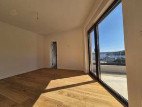 Thumbnail von Moderne Villa mit Swimmingpool und Meerblick